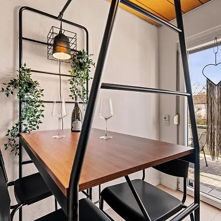 Apartment Fuer Bis Zu 6 Personen Mit Terrasse Und Klima FDH Zewnętrze zdjęcie