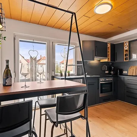 Apartment Fuer Bis Zu 6 Personen Mit Terrasse Und Klima FDH Zewnętrze zdjęcie